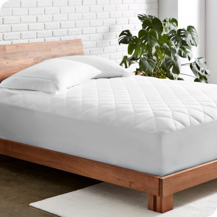 Twin XL Quilted Mattress Pad - Twin Extra Long - Soft Mattress Topper - College Dorm Room Essentials - Easily Washable & Comfortable - Fitted Cover - Up to 15 Inches Deep (Twin XL, White)